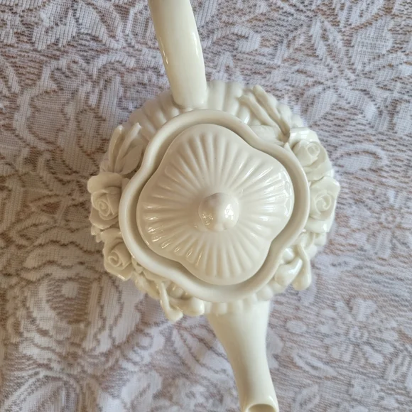 Tea Kettle - Picture 5 of 9